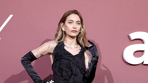 Paris Jacksonov na amfAR Cinema Against AIDS v Cap d'Antibes (23. kvtna 2024)