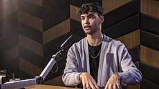 Hostem poadu Rozstel je zpvák, taneník a model Adam Pavlovin.