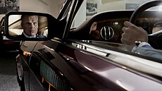 Lídr Motorist Filip Turek vlastní 15 veterán. Na snímku sedí ve voze...