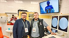 Ji�í Demel (vlevo) a Ond�ej M�rka ve speciální  o�et�ovn� v Ostravar Arén� na...