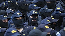 Lidé v centru gruzínského Tbilisi protestují proti návrhu zákona o zahraniním...