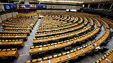 Sál Evropského parlamentu v Bruselu, kde se odehrává debata spitzenkandidát.
