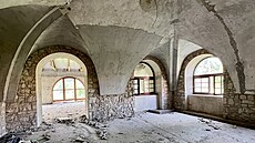Zámek ve Vr�ovicích na Lounsku (kv�ten 2024)