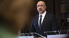 Ukrajinský premiér Denys myhal. (28. kvtna 2024)