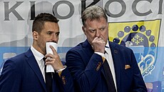 Finále MS v hokeji �výcarsko - �esko. Na snímku trené�i Radim Rulík a Tomá�...