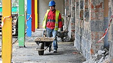 Stavebníci v sou�asnosti obsadili i mate�skou �kolu Beru�ka v libereckých...