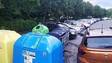 Parkování na sídli�ti Ji�ní Svahy ve Zlín�. (kv�ten 2024)