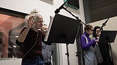 Tereza Hof p�i natá�ení audioseriálu Sn�enky a gangste�i