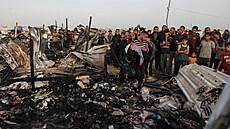 Následky izraelského úderu na palestinský uprchlický tábor poblí Rafáhu na...