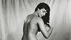 Pin-up modelka Bettie Pageová vyfocená známou fotografkou Bunny Yeagerovou. Ta...