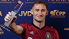 Spar�an Jan Kuchta s cenou pro nejlep�ího úto�níka ligy za sezonu 2023/2024.