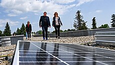 Brnu od roku 2022 vládnou v iroké koalici mimo jiné ODS (na snímku vpravo primátorka Markéta Vaková) a ANO (uprosted námstek René erný, vlevo radní Karin Podivinská). 