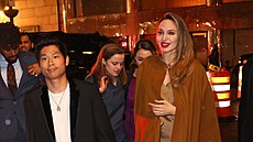 Angelina Jolie a syn Pax (duben 2024)