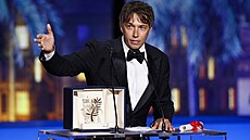 Americký reisér Sean Baker pevzal cenu Zlatá palma na festivalu v Cannes za...