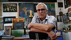 Malí Karol Hercík u svého ateliéru v ostravských Vítkovicích