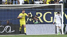Alexander Sörloth.z Villarrealu se raduje z jednoho ze svých ty gól v zápase...