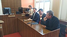 alovanou stranou u hradeckého krajského soudu je msto Hoice a jeho nynjí...