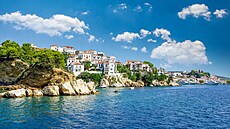 Skiathos. Za przranou tyrkysovou vodou nemusíte a do Karibiku.