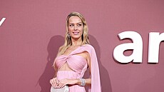 Petra N�mcová na amfAR Cinema Against AIDS v Cap d'Antibes (23. kv�tna 2024)
