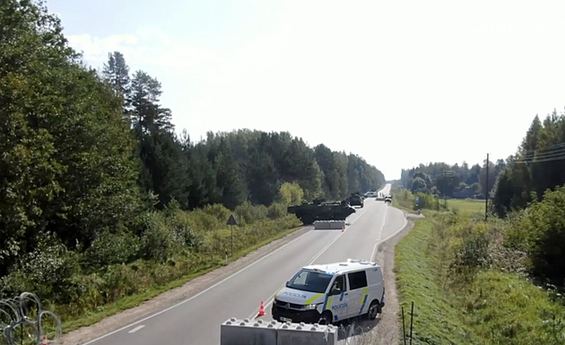 V Lotyšsku se zřítily dva cizí drony, mohly narazit do skladu ropy V Lotyšsku se zřítily dva cizí drony, mohly narazit do skladu ropy