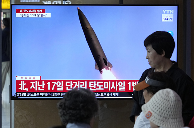 Kim cvičil střelbu z obřích raketometů. Chystá se na „režim gangsterů“ na jihu