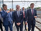 Premiér Petr Fiala v doprovodu ministra dopravy Martina Kupky a generálního...