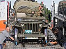 lenov eskch military car klub odjdj z Plzn na oslavy 80. vro...