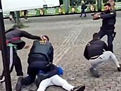 Policie zpacifikovala útoníka, který v Mannheimu pobodal nkolik lidí. (31....