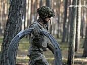 Lotyská armáda opevuje hranice s Ruskem. (1. kvtna 2024)
