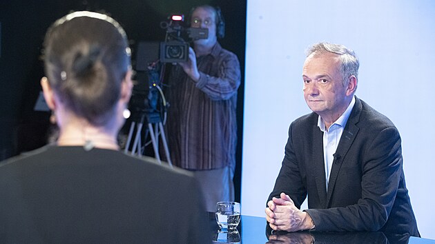 Hostem po�adu Rozst�el je endokrinolog profesor Michal Kr�ek.