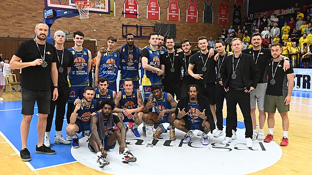 Ecstasy!  Ústí'nin patronu Nichols bizi finale sırtında taşıdı, onu tutmak istiyorum diyor