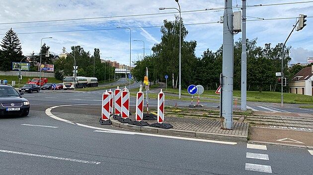 Od ervna zan v Plzni velk oprava Lidick a Plask ulice. Dopravn znaen avizujc chystanou opravu postavili silnii na vpadovku do Temon u ped nkolika dny. (31. kvtna 2024)