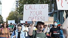 Demonstrace proti násilí na enách v Sydney. (27. dubna 2024