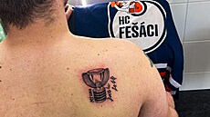 Hokejový fanou�ek Pavel �epa uzav�el na sociálních sítích sázku. Jestli �e�i na...
