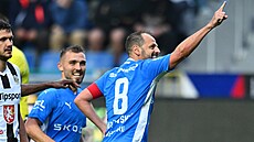 Mladoboleslavský kapitán Marek Matjovský (8) slaví gól do sít Hradce Králové.