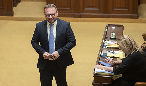 Ministr práce a sociálních v�cí a p�edseda KDU-�SL Marian Jure�ka na mimo�ádné...