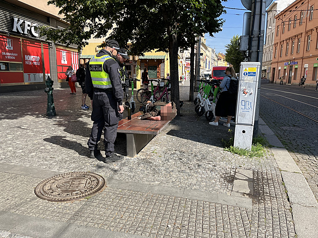 Zákazy pijani neřeší. Strážníci vyhlášku často vymáhají pouhou domluvou