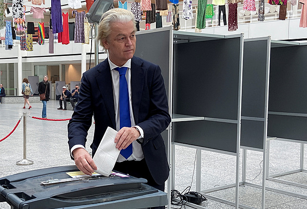 Evropa vybírá parlament, začali Nizozemci. Čeká se vzestup krajní pravice