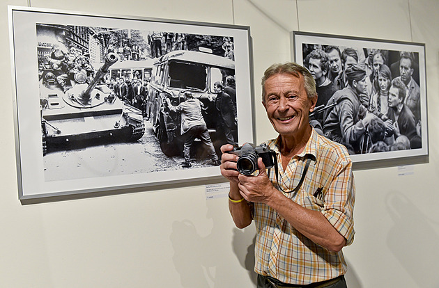 Zemřel fotograf Dobrovolský, autor ikonických fotek okupantů ze srpna 1968