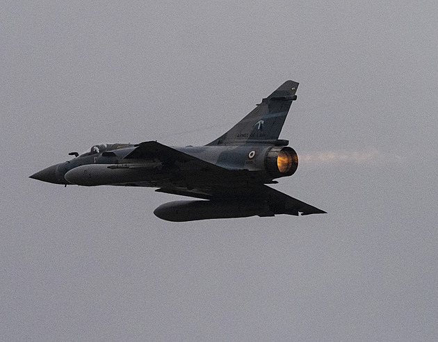 Francie pošle Ukrajině stíhačky Mirage a vycvičí celou jednu brigádu