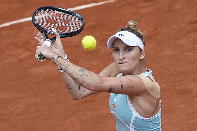 Roland Garros ONLINE: Vondroušová vyhrála první set, nastoupí i Valentová
