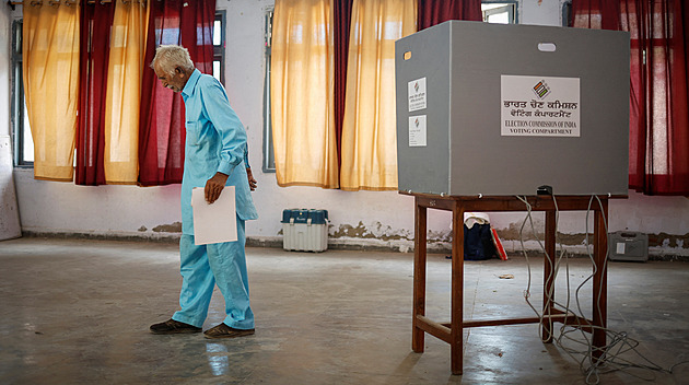V Indii po šesti týdnech skončily parlamentní volby. Očekává se vítězství Módího