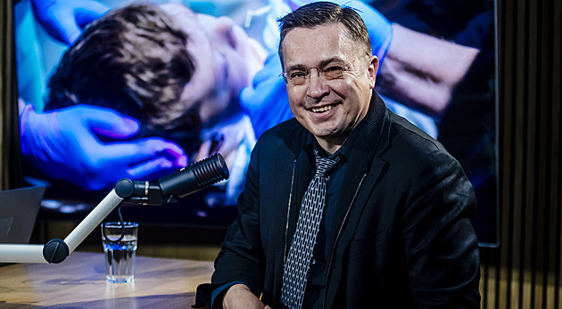 Bílé plomby, které si lidé dosud platili, budou o 930 korun levnější, uvedl Šmucler