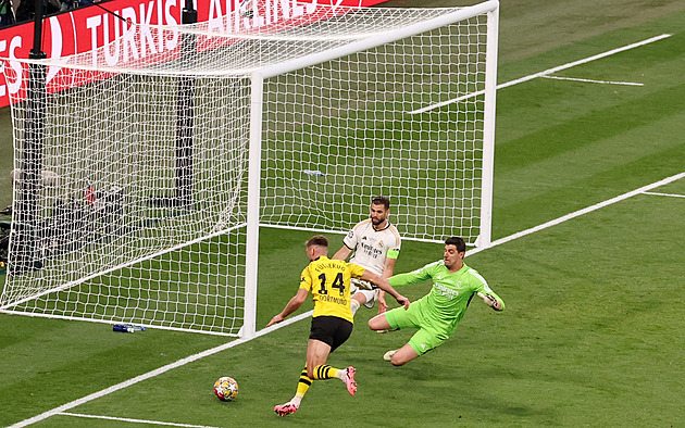 ONLINE: Dortmund - Real 0:0, Füllkrug  trefil tyč, pak zasahuje Courtois