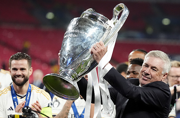 Don Carlo a jeho svět. Trenér Ancelotti vyhrál popáté Ligu mistrů. A nekončí