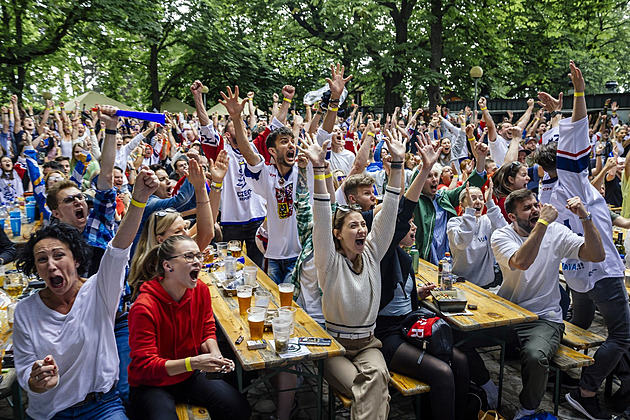 Hokejový šampionát zvedl tržby v pražských restauracích o třetinu, tvrdí Mastercard