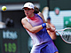 Polka Iga wiateková returnuje v semifinále Roland Garros.