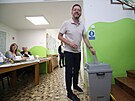 Vít Rakuan dorazil pky do volební místnosti odvolit do Evropského...