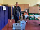 Filip Turek hlasuje ve volbách do Evropského parlamentu. (7. ervna 2024)