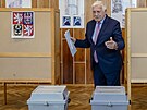 Václav Klaus volí ve volbách do Evropského parlamentu. (7. ervna 2024)